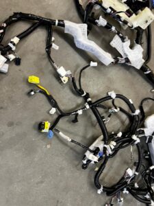 WIĄZKA INSTALACJA DESKI KONSOLI TOYOTA RAV4 V 2.5 HYBRID