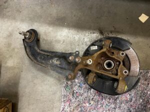 ZWROTNICA ZAWIESZENIE WAHACZ TYŁ PRAWY TOYOTA RAV4 V 2.5 HYBRID AWD 4X4