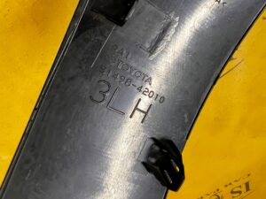 LISTWA OSŁONA BLENDA LAMPY TYŁ LEWY LEWA TOYOTA RAV4 V