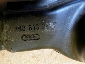 WSPORNIK WZMOCNIENIE ROZPÓRKA PODWOZIA DOLNY TYŁ LEWY AUDI A8 D5