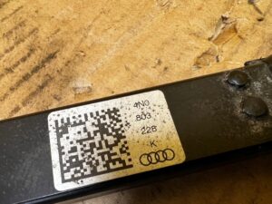 WSPORNIK WZMOCNIENIE ROZPÓRKA PODWOZIA DOLNY TYŁ PRAWY AUDI A8 D5