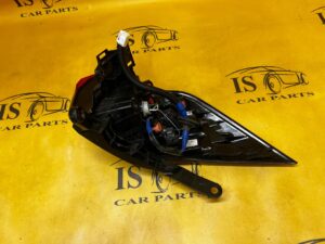 KOMPLET LAMPY LAMPA TYŁ TYLNE W BŁOTNIK LEWA PRAWA TOYOTA RAV4 V EU