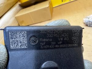 MODUŁ STEROWNIK OTWIERANIA ELEKTRYCZNEJ KLAPY TYŁ BAGAŻNIKA AUDI A8 D5