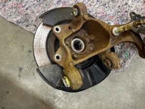 ZWROTNICA ZAWIESZENIE WAHACZ TYŁ LEWY TOYOTA RAV4 V 2.5 HYBRID AWD 4X4