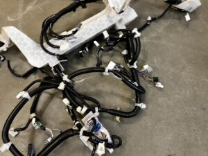 WIĄZKA INSTALACJA DESKI KONSOLI TOYOTA RAV4 V 2.5 HYBRID