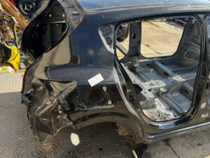 ĆWIARTKA BŁOTNIK POSZYCIE SŁUPEK PRÓG TYŁ PRAWY DACIA SANDERO III NV676 676