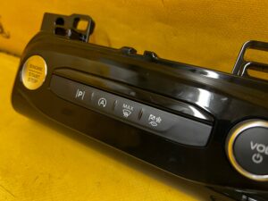 PANEL PRZEŁĄCZNIK NAWIEWU RADIA PRZYCISK ZAPŁONU FORD KUGA MK3 LIFT EU
