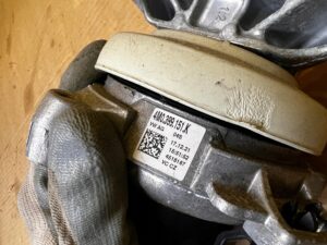 WSPORNIK PODUSZKA MOCOWANIE SKRZYNI BIEGÓW LEWA LEWY AUDI A8 D5 3.0 TFSI