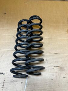 KOMPLET SPRĘŻYNY ZAWIESZENIA TYŁ TOYOTA RAV4 V 2.5 HYBRID