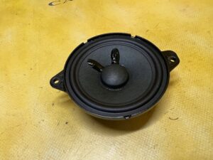 GŁOŚNIK DESKI KONSOLI AUDI A8 D5