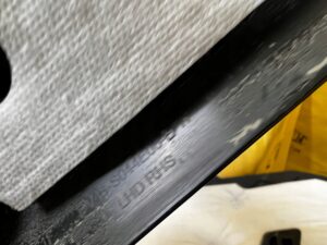 OBUDOWA OSŁONA ZAŚLEPKA TUNELU ŚRODKOWEGO PRAWA FORD KUGA MK3 LIFT EU