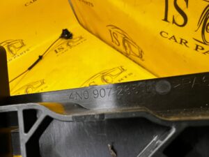 MOCOWANIE UCHWYT KOMPUTERA SILNIKA ECU AUDI A8 D5