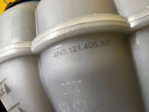 ZBIORNIK ZBIORNICZEK WYRÓWNAWCZY PŁYNU AUDI A8 D5