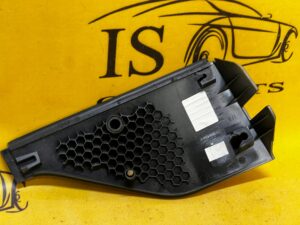 OSŁONA ZAWIASU KLAPY BAGAŻNIKA LEWA FORD KUGA MK3 SOLAR SILVER SREBRNY