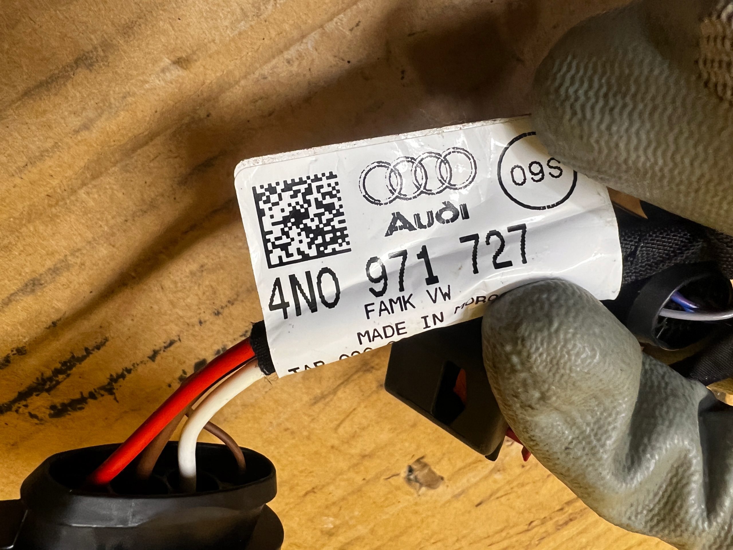 WIAZKA INSTALACJA POMPY PALIWA AUDI A8 D5 3.0 TFSI