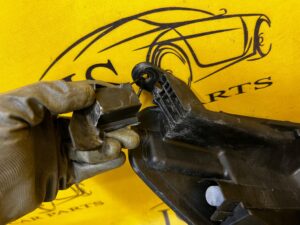 LAMPA REFLEKTOR PRZÓD PRZEDNIA LEWY LEWA TOYOTA HILUX VIII 2020