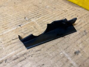 UCHWYT MOCOWANIE WSPORNIK PRZEWODÓW AUDI A8 D5