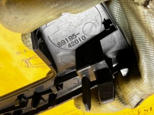 OSŁONA TAPICERKA POSZYCIE BOCZEK KLAPY TYŁ BAGAŻNIKA TOYOTA RAV4 V