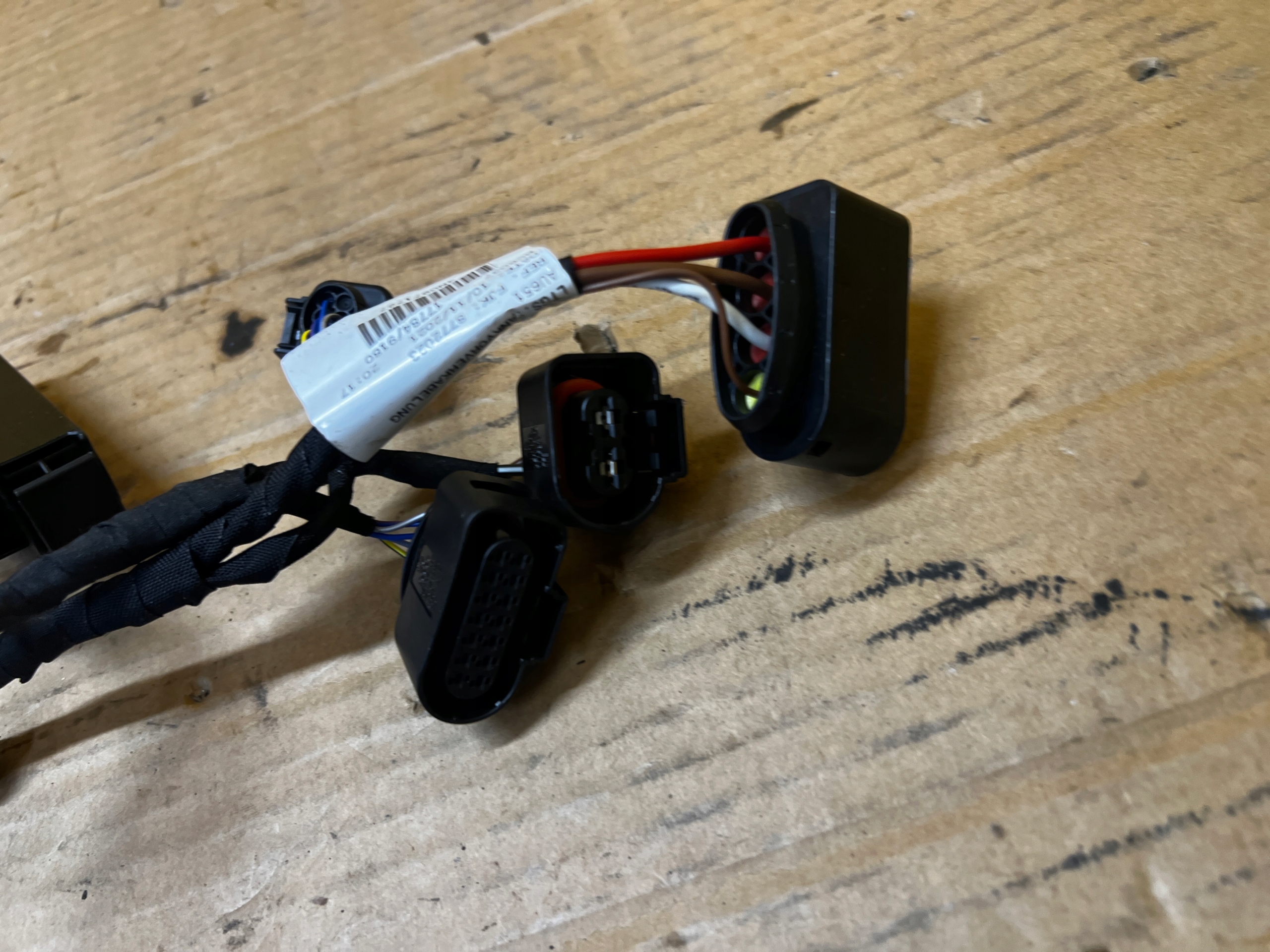 WIAZKA INSTALACJA POMPY PALIWA AUDI A8 D5 3.0 TFSI
