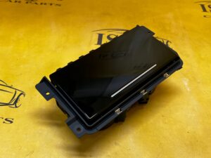 UCHWYT SCHOWEK NA KUBKI CUPHOLDER TUNELU ŚRODKOWEGO PIANO BLACK AUDI A8 D5