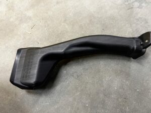 KANAŁ PRZEWÓD WLOT DOLOT POWIETRZA DESKI KONSOLI TOYOTA RAV4 V