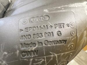 OSŁONA WYGŁUSZENIE ŚCIANY DZIAŁOWEJ BAGAŻNIKA TYŁ LEWY LEWE AUDI A8 D5