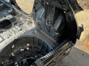 ĆWIARTKA BŁOTNIK POSZYCIE SŁUPEK PRÓG TYŁ PRAWY DACIA SANDERO III NV676 676