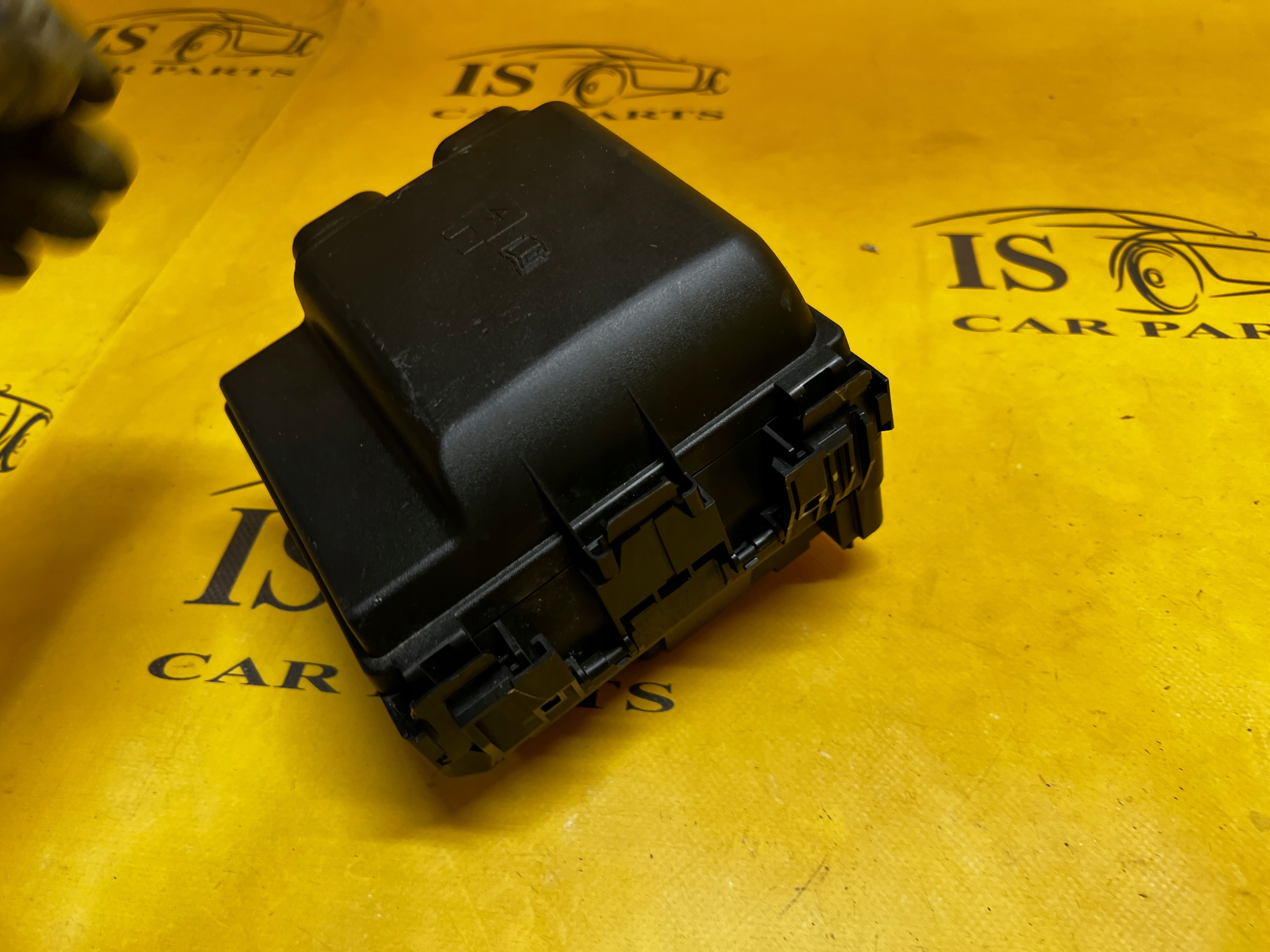 SKRZYNKA BEZPIECZNIKÓW FORD KUGA MK3 LIFT 1.5 ECOBOOST