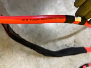 WIĄZKA INSTALACJA BATERII PRZEWÓD PLUSOWY AKUMULATORA AUDI A8 D5 3.0 TFSI