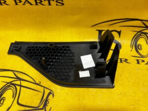 OSŁONA ZAWIASU KLAPY BAGAŻNIKA LEWA FORD KUGA MK3 SZARY KH3