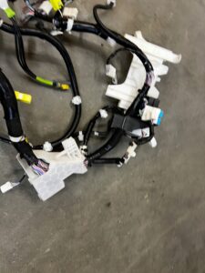 WIĄZKA INSTALACJA DESKI KONSOLI TOYOTA RAV4 V 2.5 HYBRID