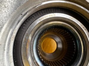 NOWA ZWROTNICA PIASTA PRZÓD PRAWY PRAWA AUDI A8 D5