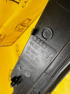 OSŁONA LISTWA NAKŁADKA BŁOTNIKA PODSZYBIA PRZÓD LEWY LEWA AUDI A8 D5