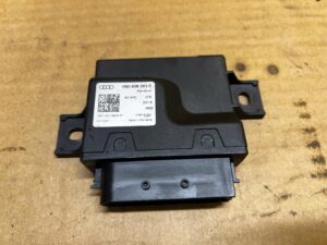 MODUŁ STEROWNIK POMPY PALIWA AUDI A8 D5