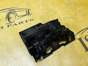 KOMPLET UCHWYT MOCOWANIE PROGU LEWE LEWY AUDI A8 D5 LONG