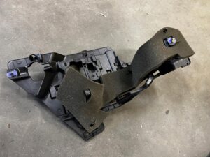 WSPORNIK MOCOWANIE BAGAŻNIKA TYŁ LEWY CITROEN DS7 CROSSBACK X74