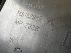 POSZYCIE OSŁONA OBUDOWA SŁUPKA ŚRODKOWEGO B PRAWA RENAULT CLIO IV HB