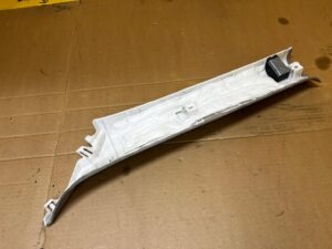 POSZYCIE OSŁONA OBUDOWA SŁUPKA PRZÓD A PRAWY RENAULT KOLEOS II