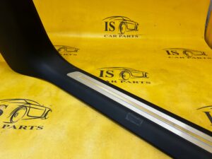 LISTWA OSŁONA NAKŁADKA PROGU PRZÓD PRAWY LED AUDI A8 D5