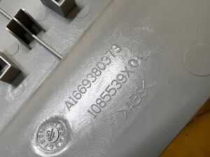 OSŁONA ZAŚLEPKA SZYNY PROWADNICY FOTELA TYŁ 3 RZĄD MERCEDES GL X166 GRAY