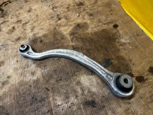 WAHACZ TYŁ TYLNY PRAWY CITROEN DS7 CROSSBACK X74