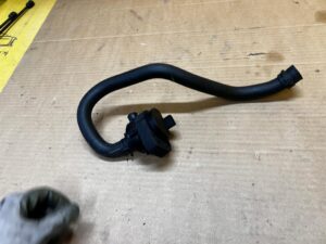 DODATKOWA POMPA PRZEWÓD RURA RURKA WĄŻ WODY MERCEDES GL X166 3.0 CDI