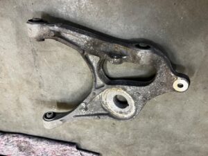 WAHACZ TYŁ TYLNY LEWY MERCEDES GL X166