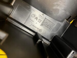 OBUDOWA SKRZYNKA BEZPIECZNIKÓW BSM CITROEN DS7 CROSSBACK X74