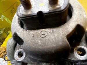 ŁAPA MOCOWANIE PODUSZKA SKRZYNI BIEGÓW MERCEDES GL X166 3.0 CDI