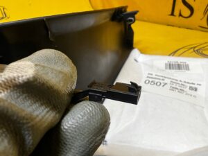 LISTWA OSŁONA NAKŁADKA PROGU PRZÓD PRAWY LED AUDI A8 D5