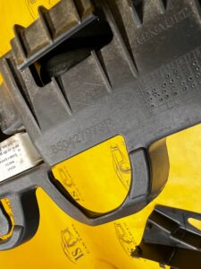 ŚLIZG MOCOWANIE WSPORNIK ZDERZAKA TYŁ RENAULT CLIO IV HB