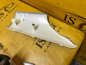 POSZYCIE OSŁONA OBUDOWA SŁUPKA D TYŁ PRAWY AUDI A8 D5 LONG 2TG