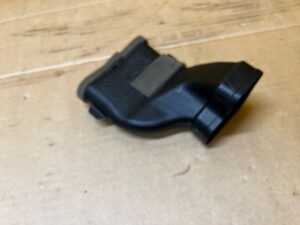 KANAŁ TUNEL DOLOT PRZEWÓD POWIETRZA SCHOWKA DESKI KONSOLI RENAULT KOLEOS II