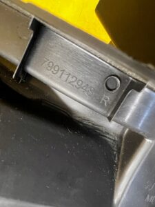 OSŁONA BOCZEK MOCOWANIE PÓŁKI BAGAŻNIKA TYŁ PRAWY RENAULT CLIO IV HB